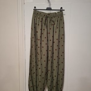Pantalon Lunares verde